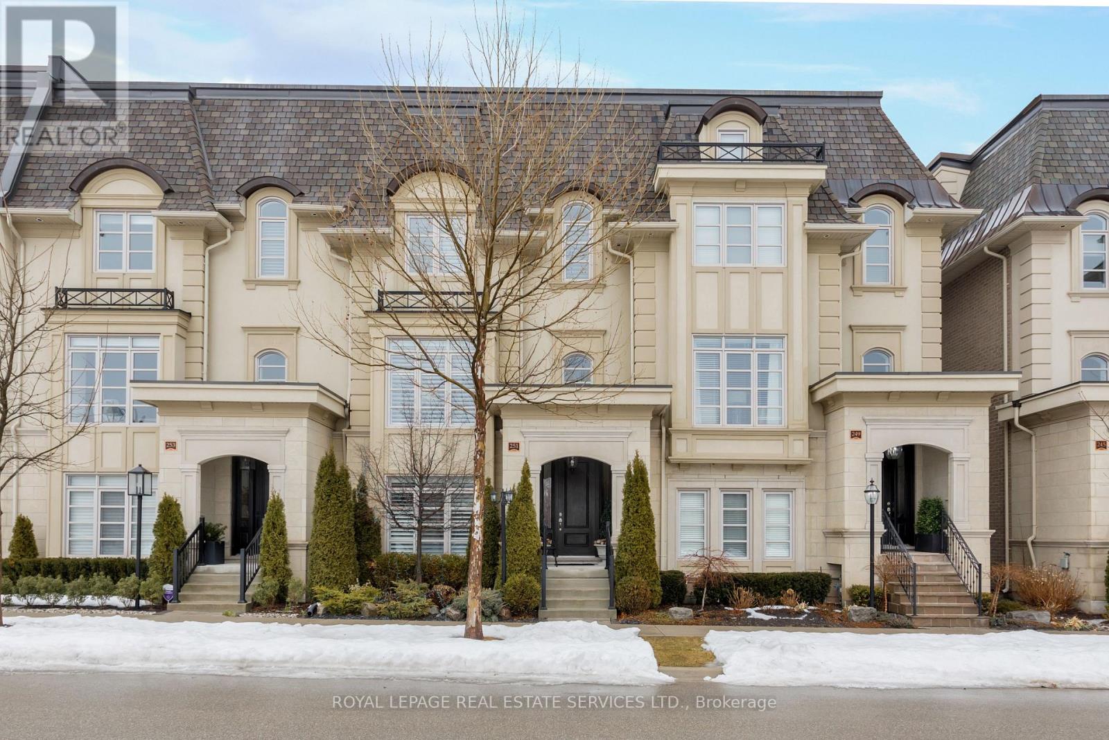 251 HANOVER STREET, Oakville, Ontario