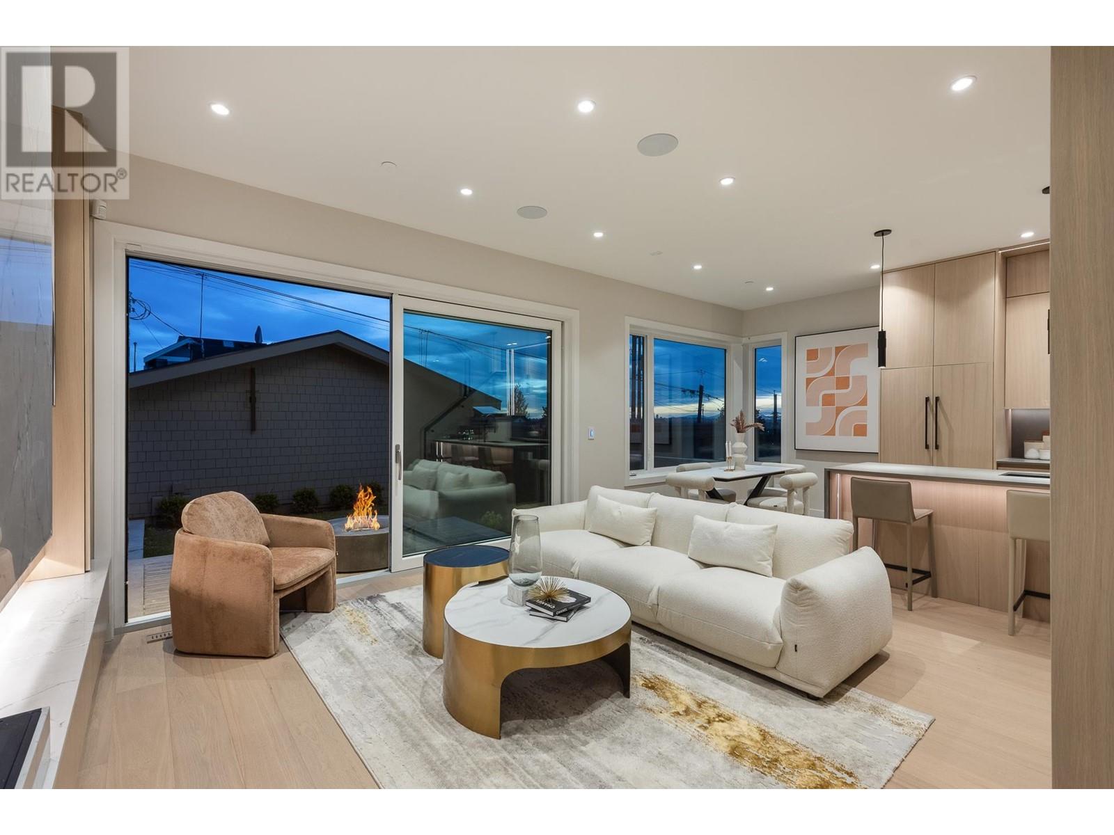 Property at 2 3674 OXFORD STREET image 2