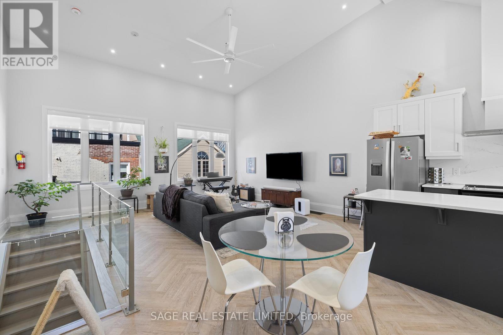 4 - 225 Carlton Street, Toronto, Ontario  M5A 2L2 - Photo 2 - C12012513