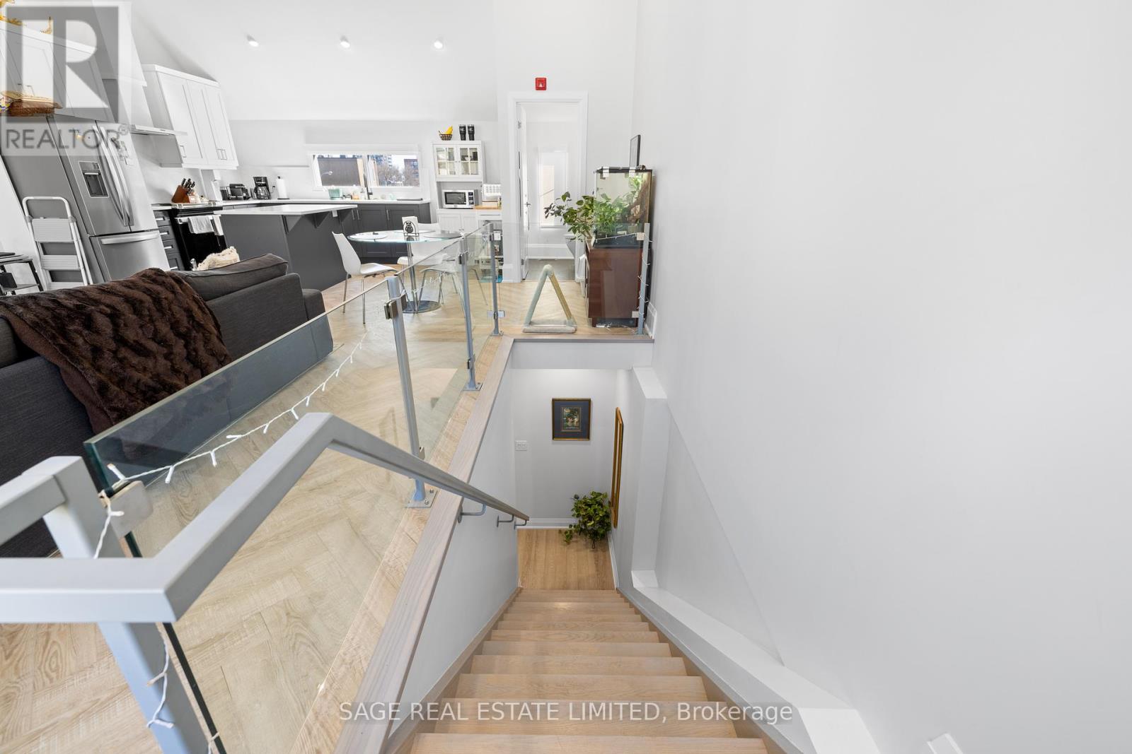 4 - 225 Carlton Street, Toronto, Ontario  M5A 2L2 - Photo 6 - C12012513