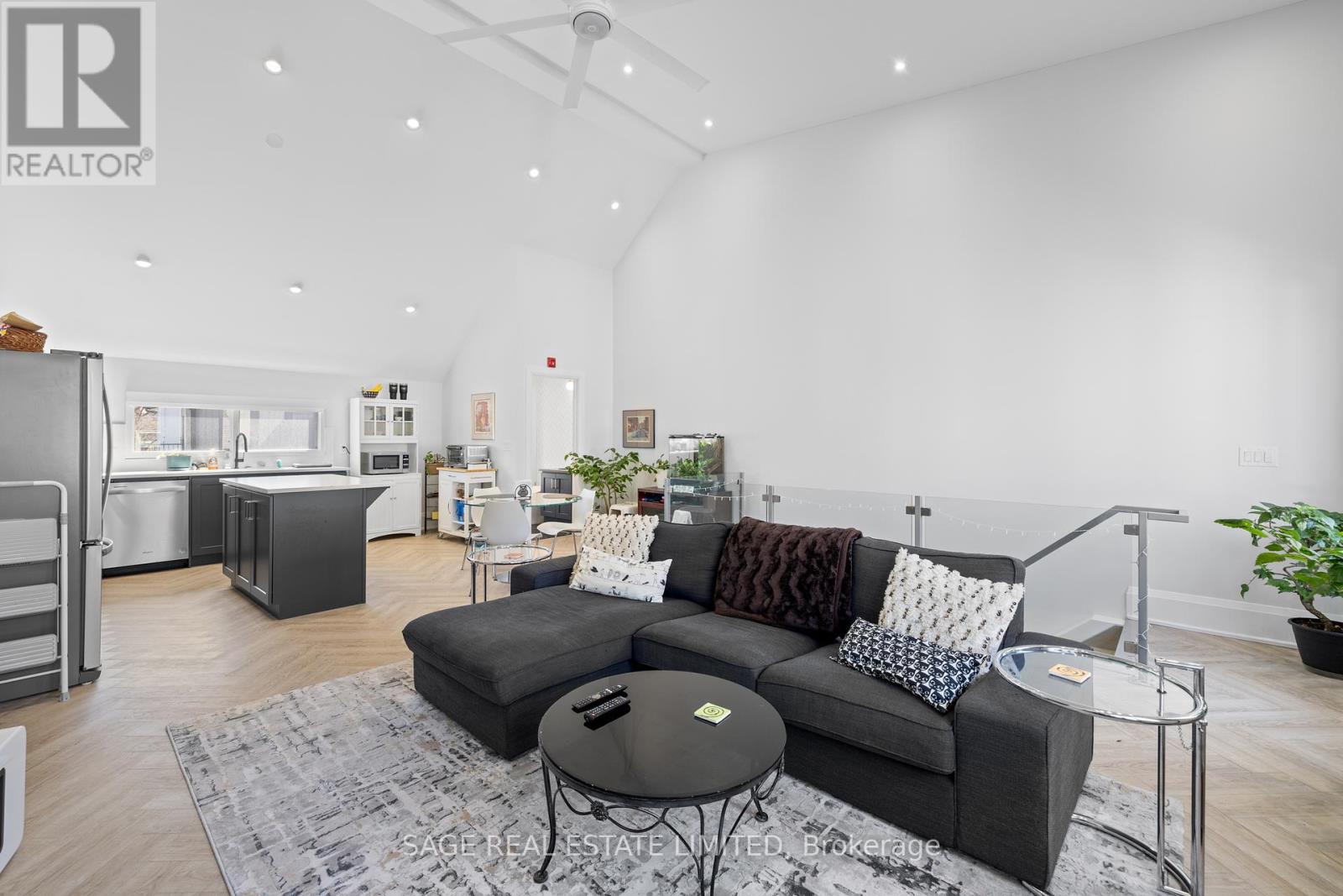 4 - 225 Carlton Street, Toronto, Ontario  M5A 2L2 - Photo 7 - C12012513