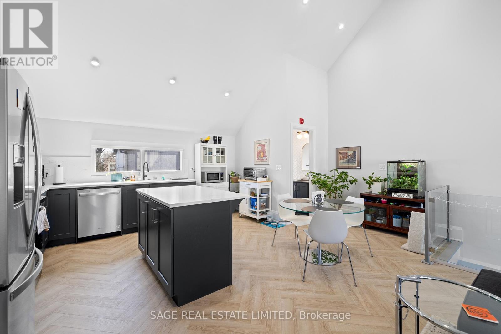 4 - 225 Carlton Street, Toronto, Ontario  M5A 2L2 - Photo 8 - C12012513