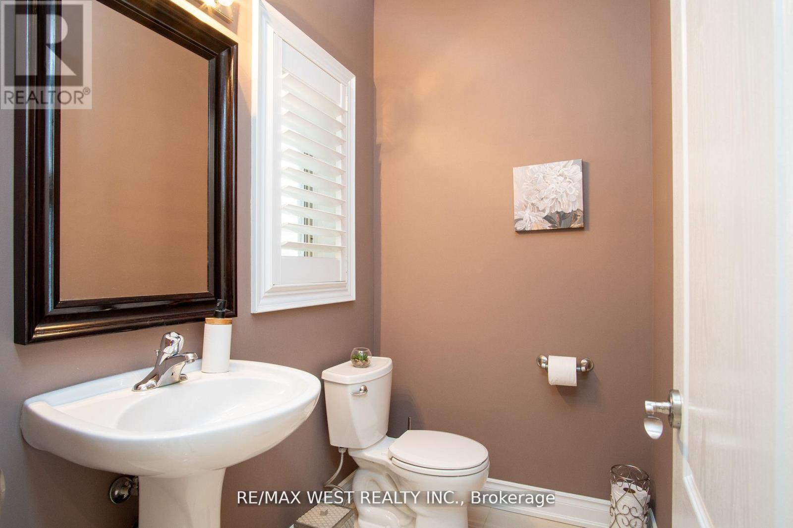 Property at 43 VIA BORGHESE STREET image 3