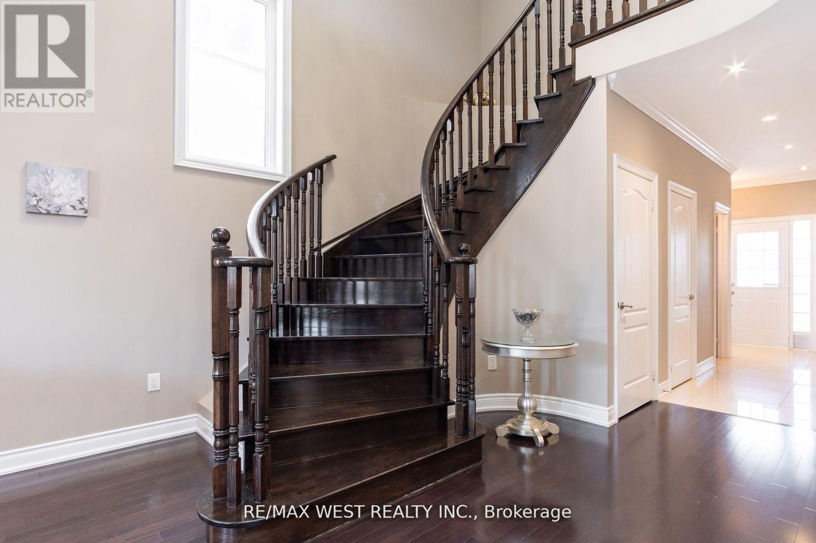 Property at 43 VIA BORGHESE STREET image 4