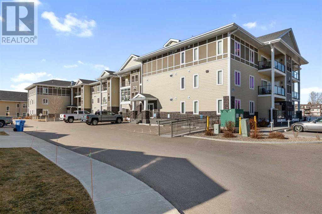 205, 173 Fairmont Boulevard S, Lethbridge, Alberta  T1K 7G4 - Photo 1 - A2169117