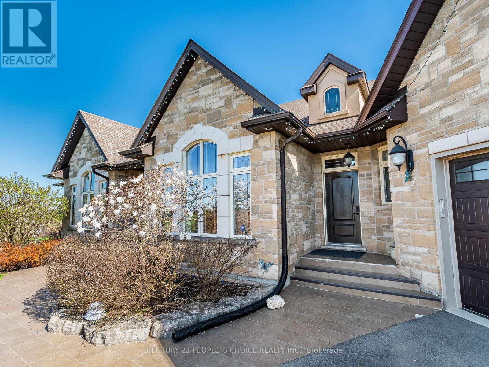 191 Kemp Road E, Grimsby, Ontario  L3M 4E7 - Photo 3 - X12012540