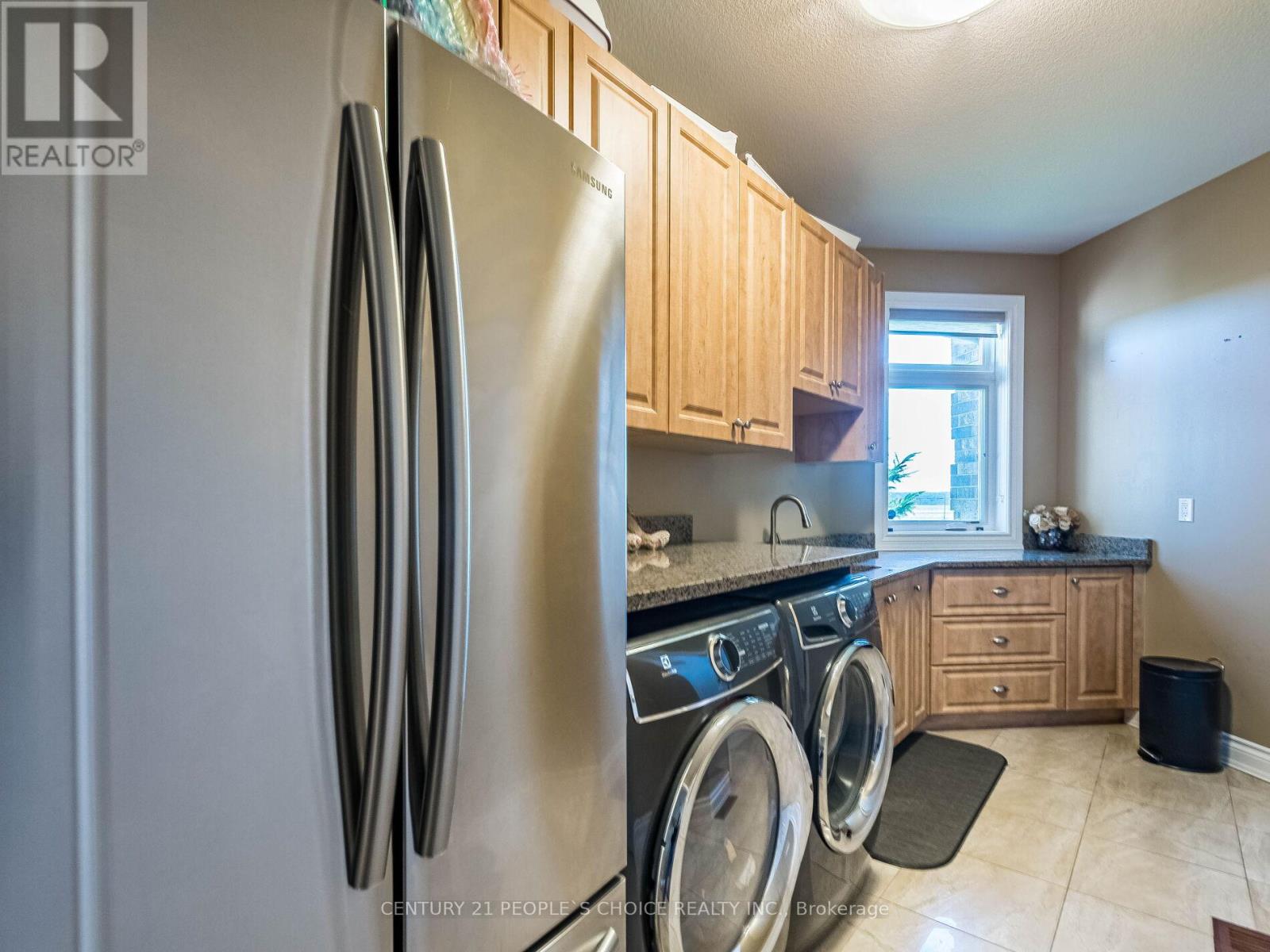 191 Kemp Road E, Grimsby, Ontario  L3M 4E7 - Photo 33 - X12012540