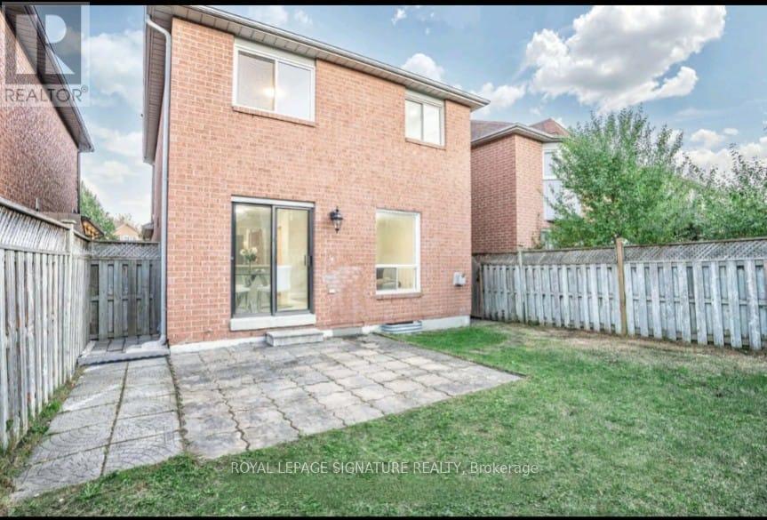 24 Richwood Crescent, Brampton, Ontario  L6X 4K9 - Photo 2 - W12012620