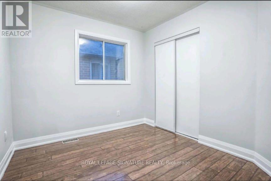 24 Richwood Crescent, Brampton, Ontario  L6X 4K9 - Photo 4 - W12012620