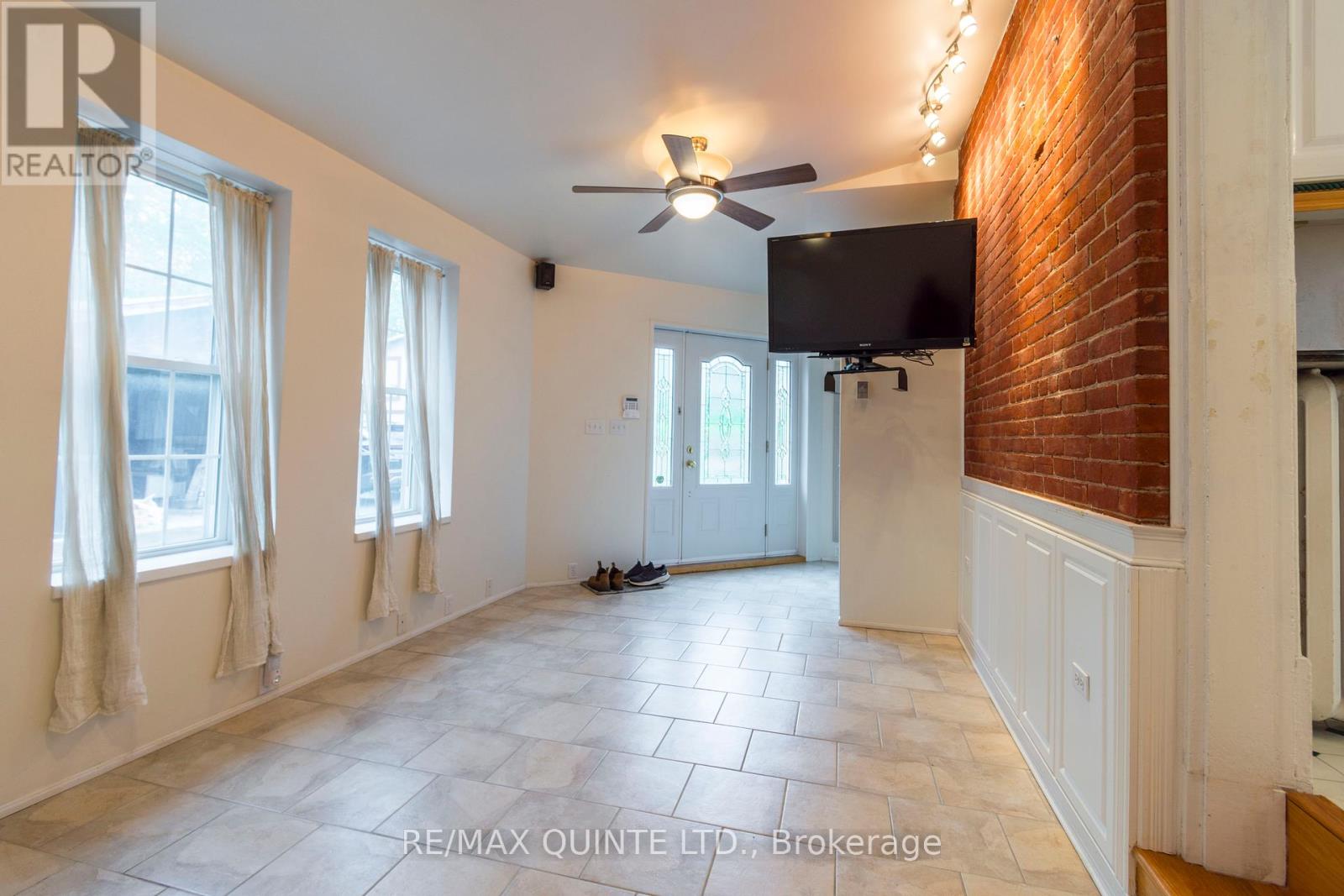 287 John Street, Belleville, Ontario  K8N 3G4 - Photo 15 - X12012636