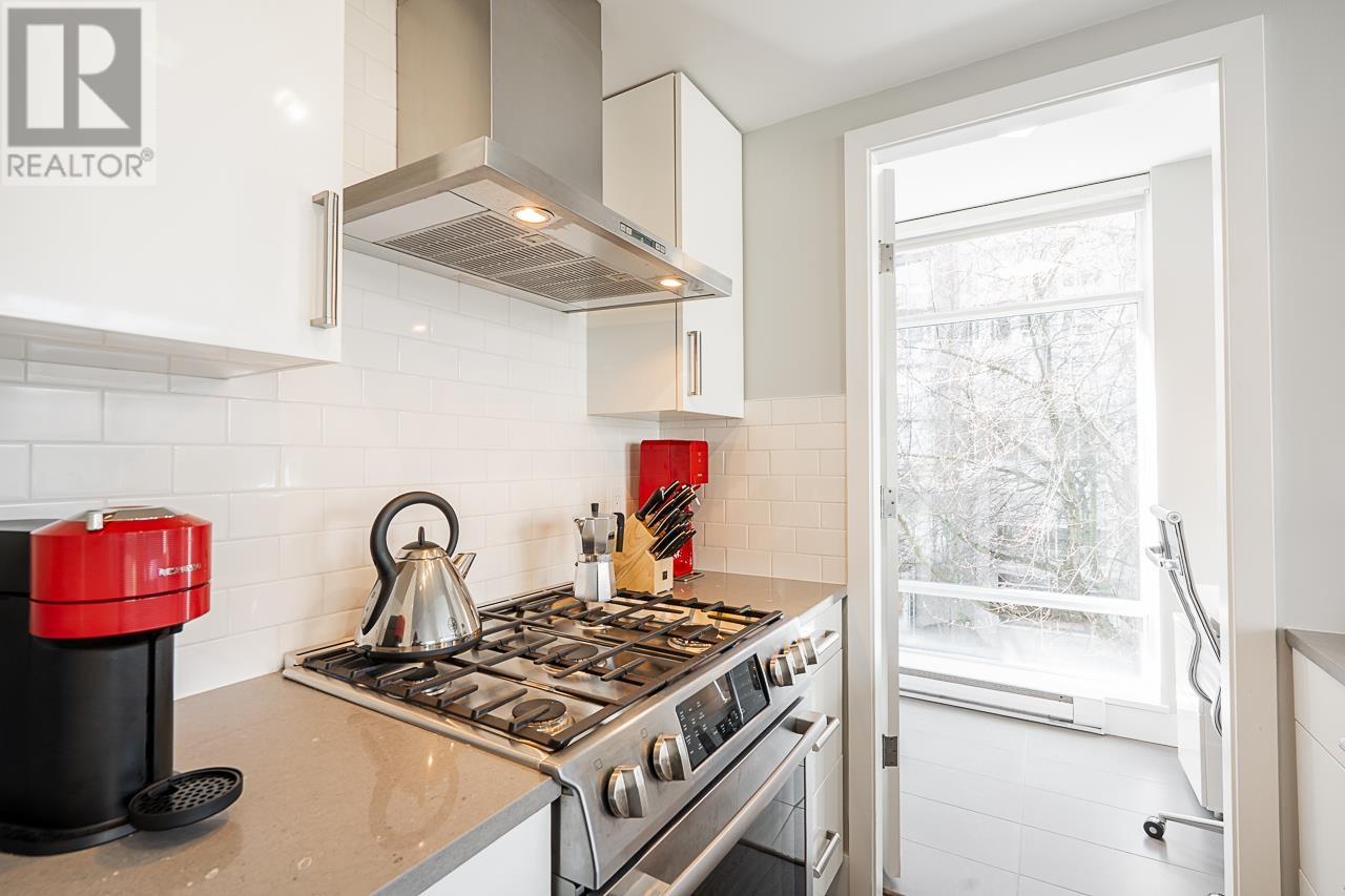 306 988 Richards Street, Vancouver, British Columbia  V6B 8R2 - Photo 10 - R2976204