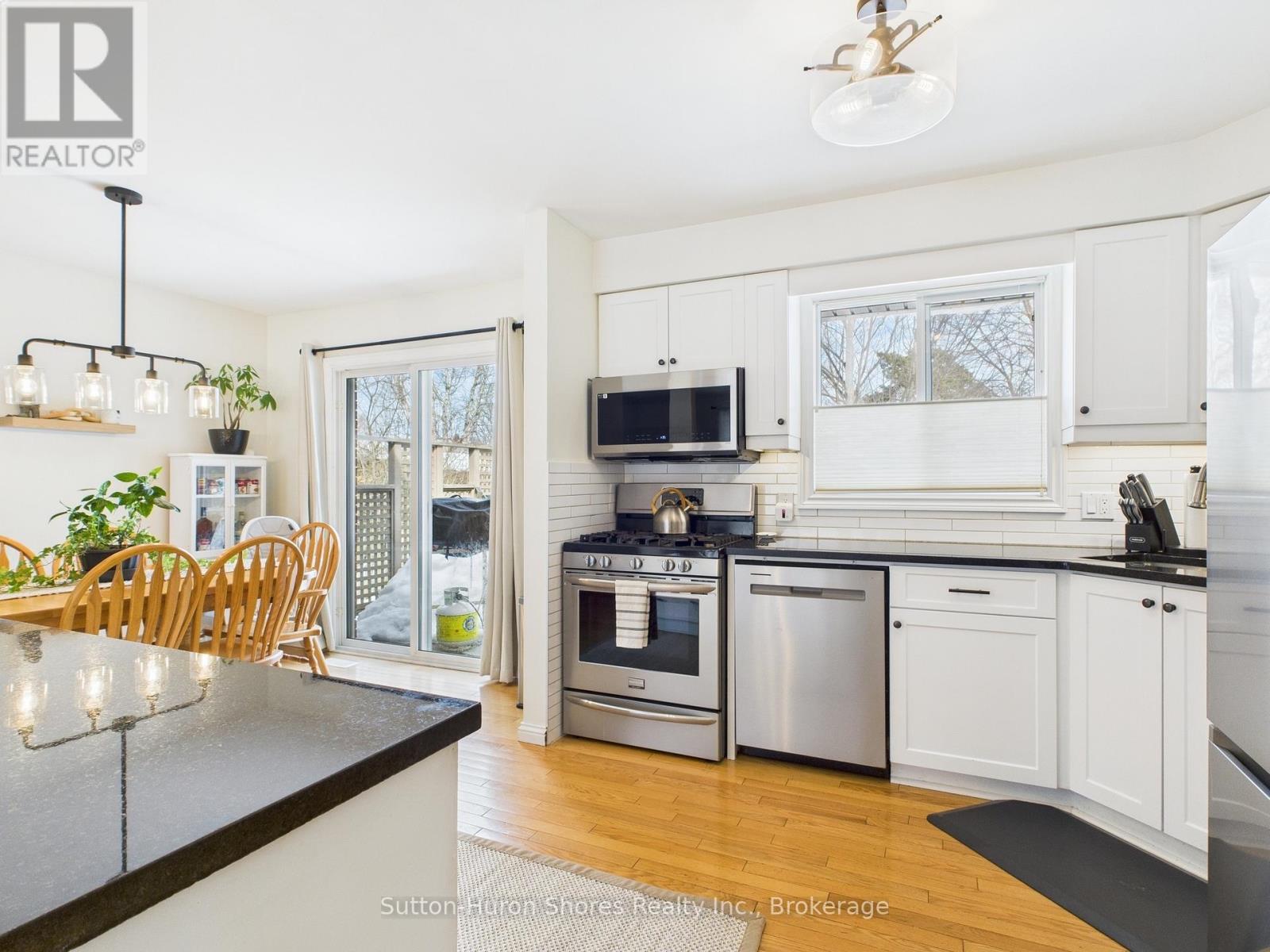 437 Thede Drive, Saugeen Shores, Ontario  N0H 2C4 - Photo 17 - X12012654