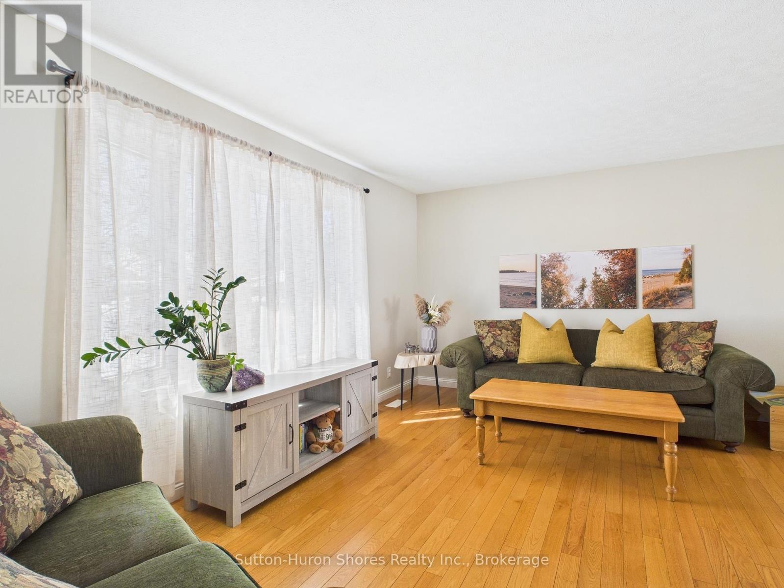 437 Thede Drive, Saugeen Shores, Ontario  N0H 2C4 - Photo 7 - X12012654