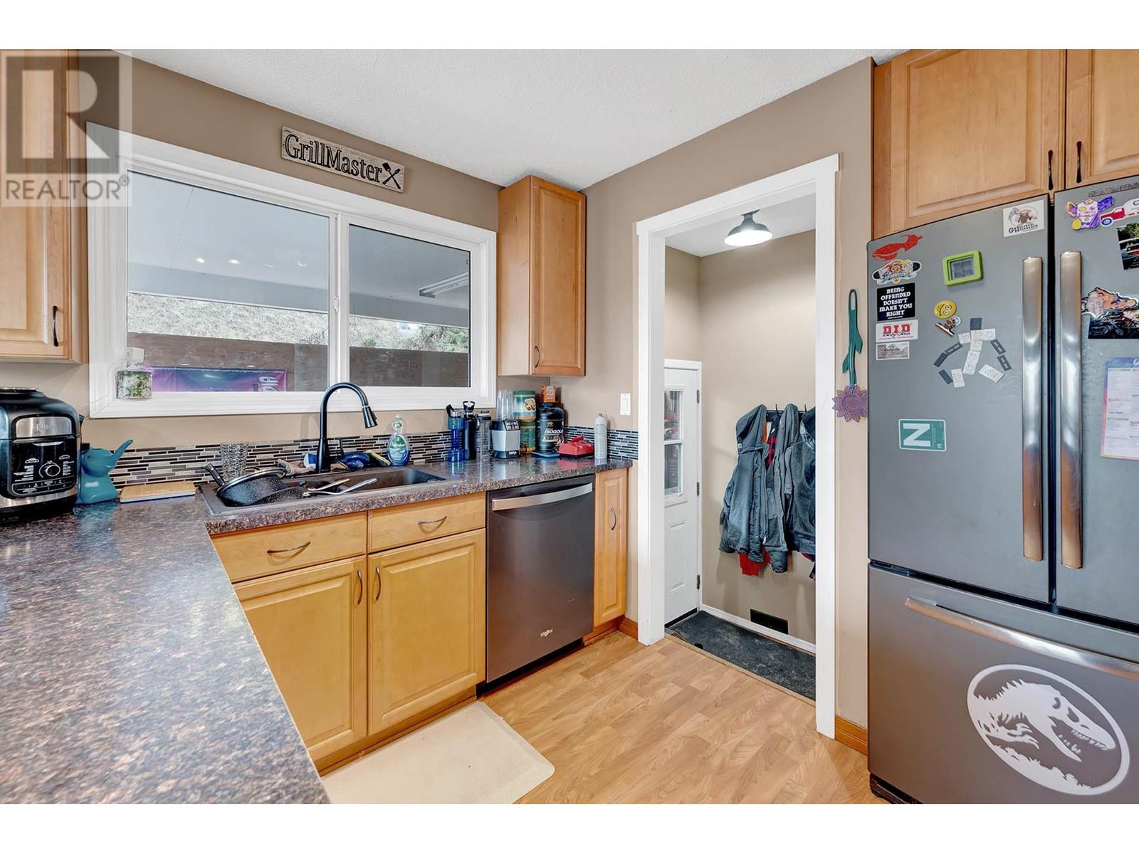 Property at 1253 HIGHRIDGE Drive image 4