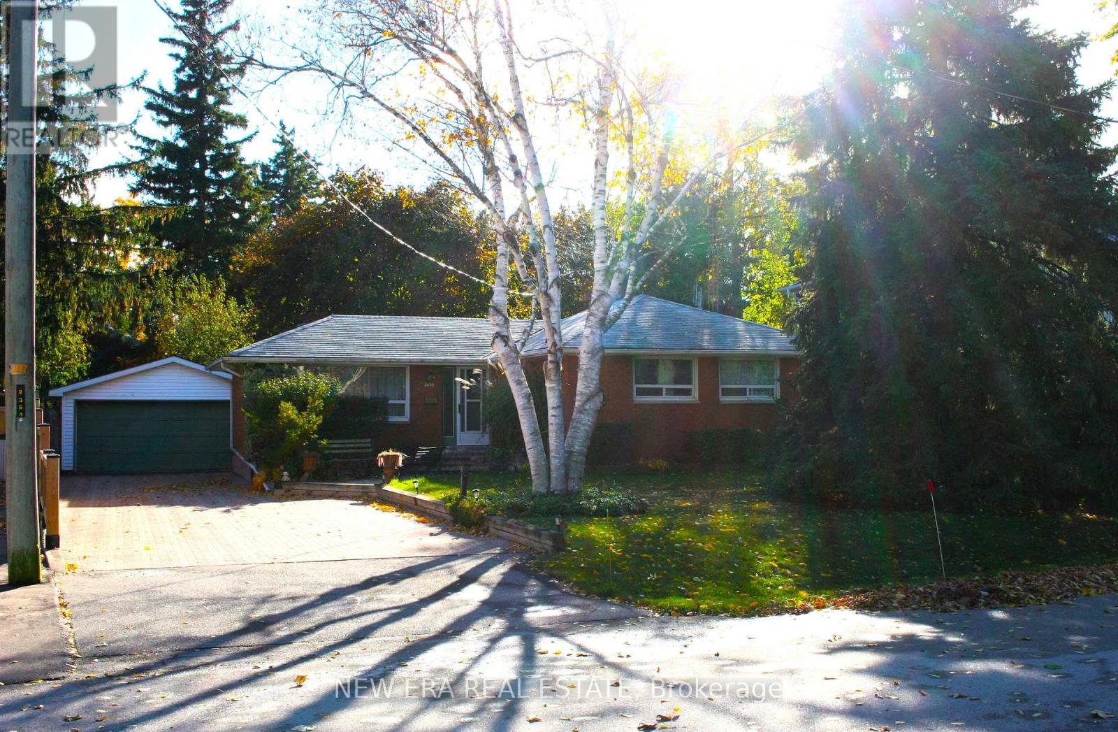 Property at 2470 MEADOWOOD CRESCENT image 1