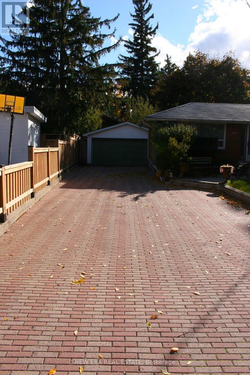 Property at 2470 MEADOWOOD CRESCENT image 3