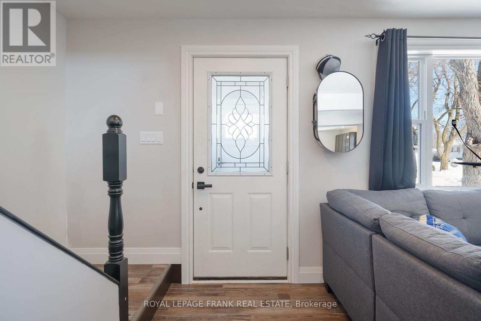 33 Melbourne Street E, Kawartha Lakes, Ontario  K9V 1X6 - Photo 5 - X12012801