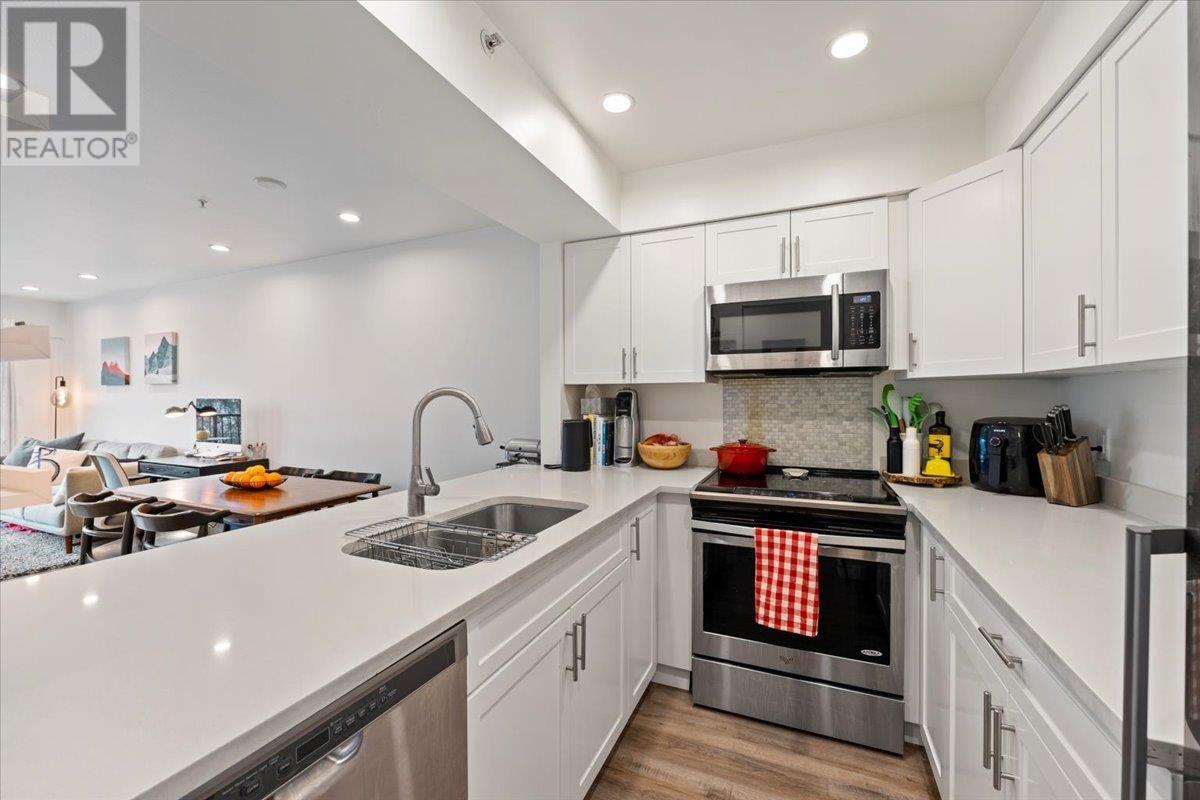 207 633 W 16th Avenue, Vancouver, British Columbia  V5Z 1S5 - Photo 3 - R2976152