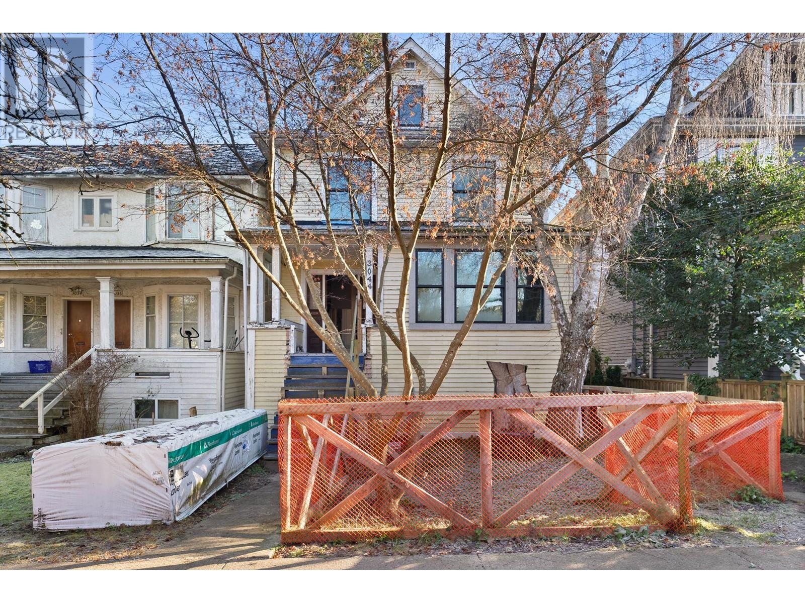 3044 Glen Drive, Vancouver, British Columbia  V5T 4C1 - Photo 2 - R2963868