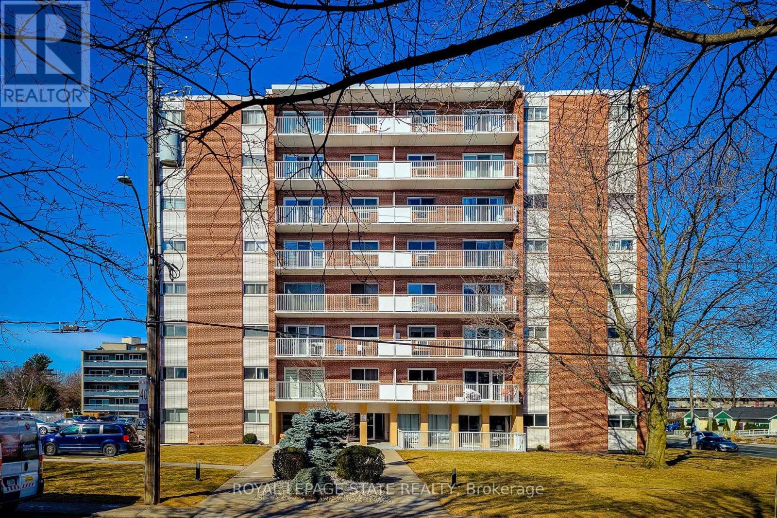 Property at 8 WOODMAN DRIVE S image 3