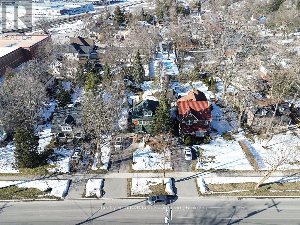 285 Ingersoll Avenue, Woodstock, Ontario  N4S 4W8 - Photo 4 - X12012229