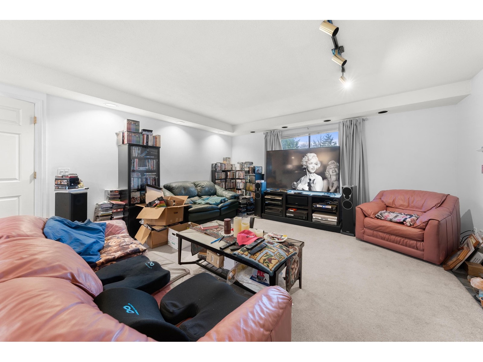Property at 9762 149 STREET image 4