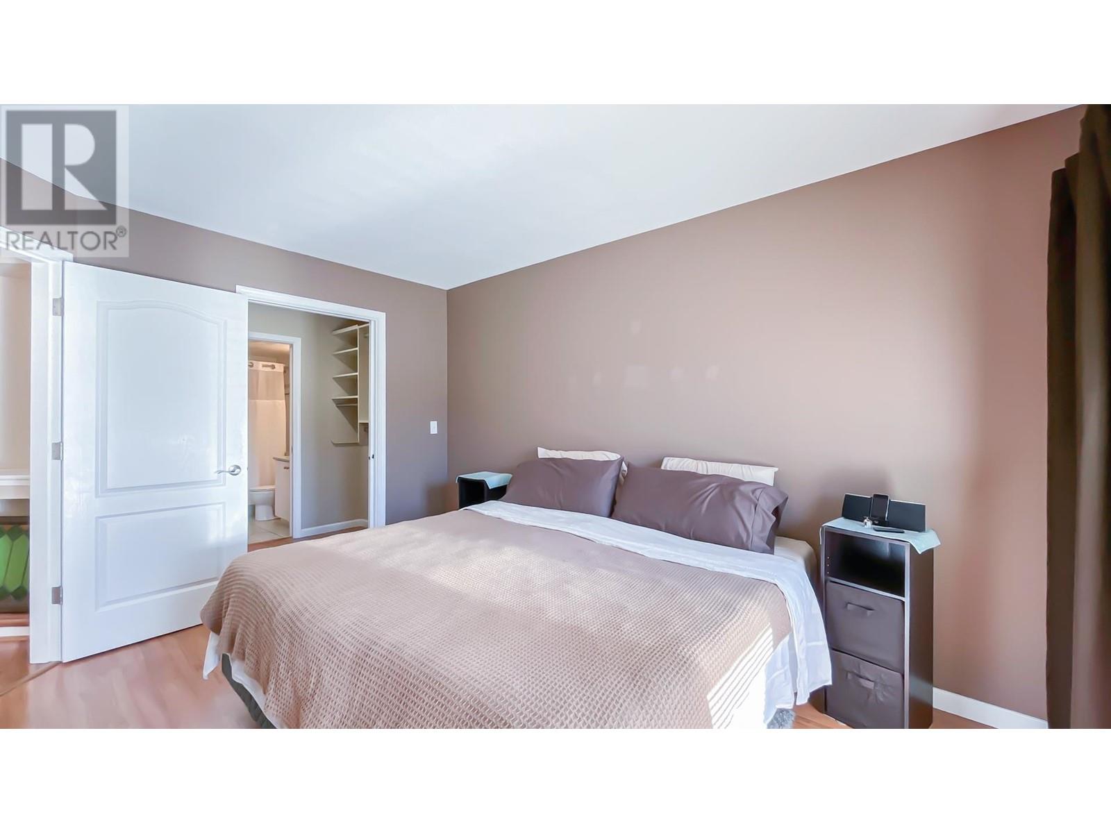 Listing Picture 11 of 20 : 311 3770 MANOR STREET, Burnaby / 本拿比 - 魯藝地產 Yvonne Lu Group - MLS Medallion Club Member