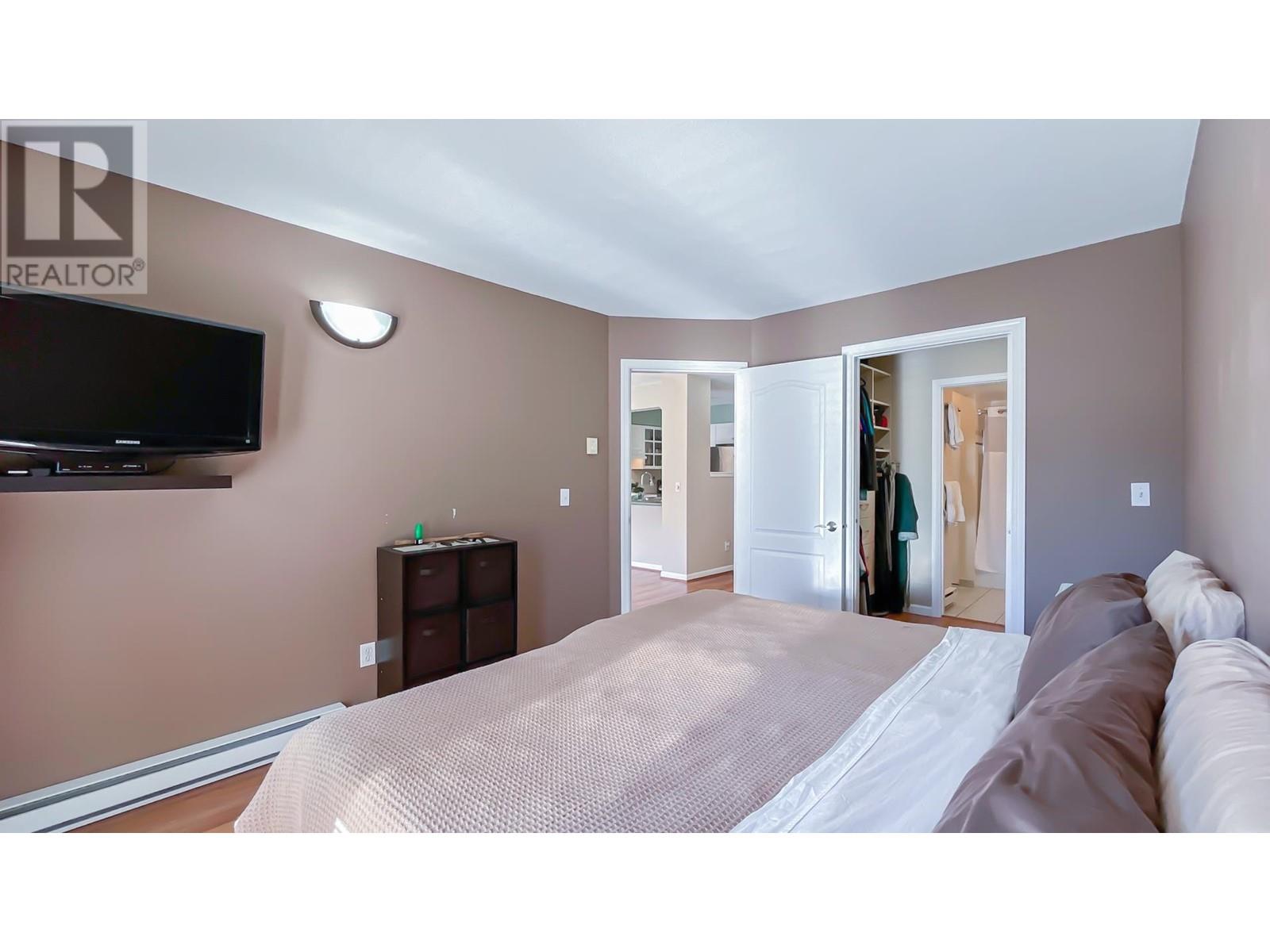 Listing Picture 13 of 20 : 311 3770 MANOR STREET, Burnaby / 本拿比 - 魯藝地產 Yvonne Lu Group - MLS Medallion Club Member