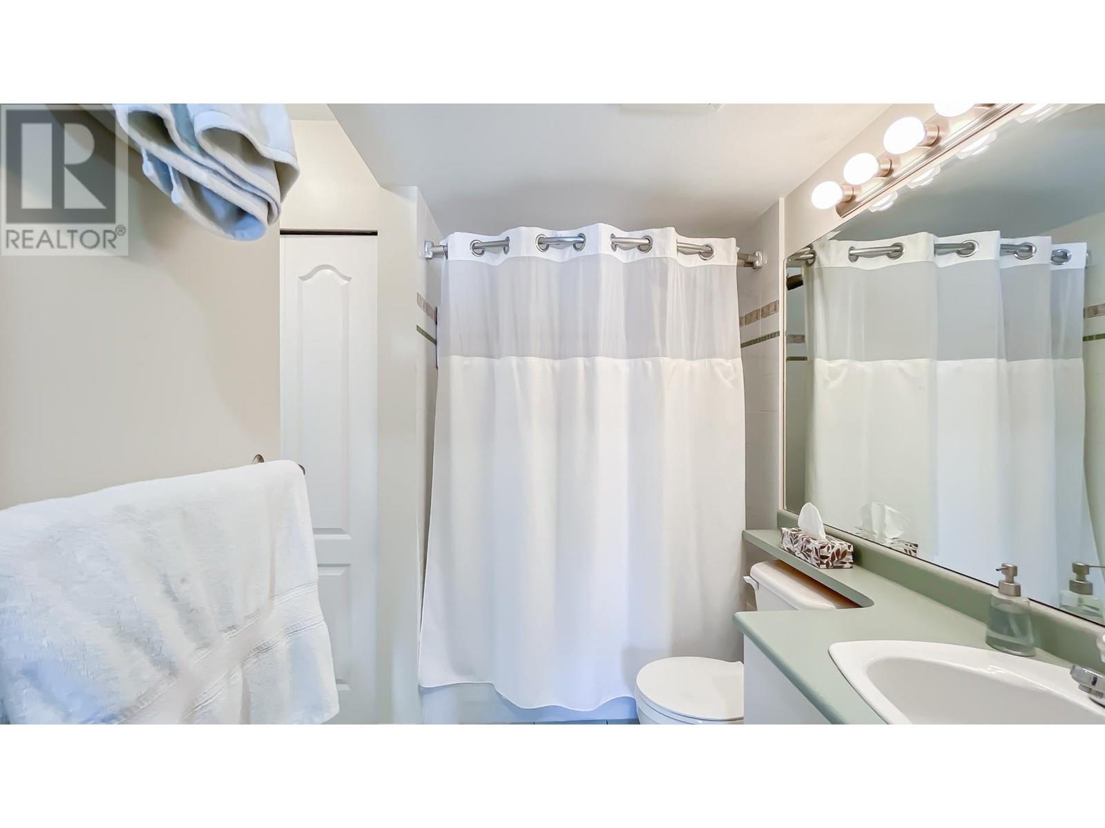 Listing Picture 16 of 20 : 311 3770 MANOR STREET, Burnaby / 本拿比 - 魯藝地產 Yvonne Lu Group - MLS Medallion Club Member
