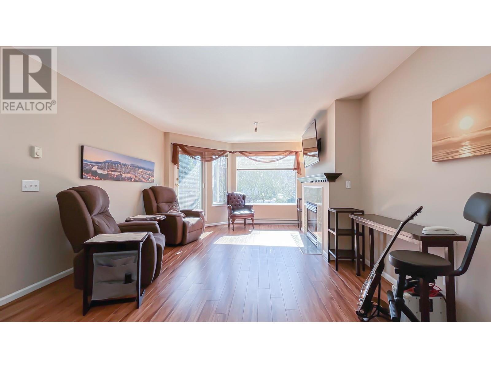 Listing Picture 5 of 20 : 311 3770 MANOR STREET, Burnaby / 本拿比 - 魯藝地產 Yvonne Lu Group - MLS Medallion Club Member