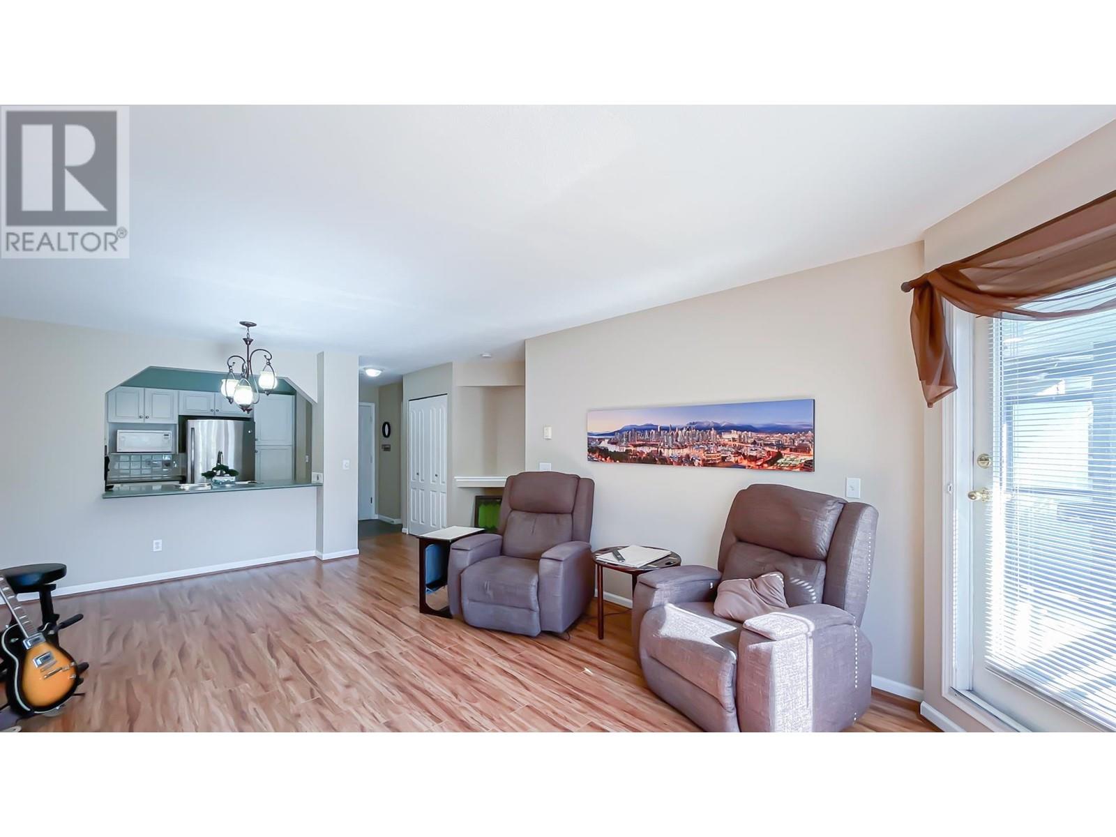 Listing Picture 6 of 20 : 311 3770 MANOR STREET, Burnaby / 本拿比 - 魯藝地產 Yvonne Lu Group - MLS Medallion Club Member