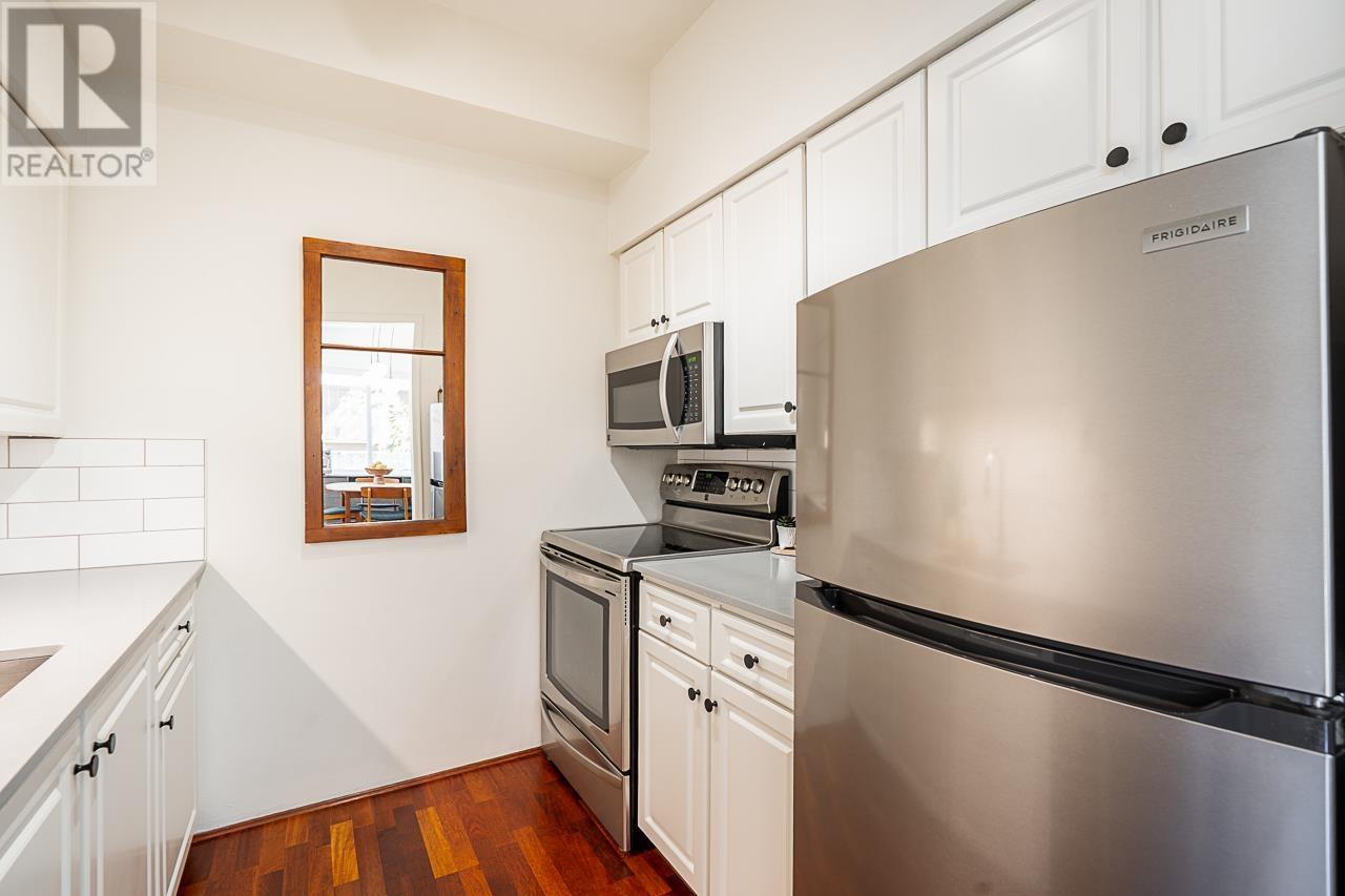 Listing Picture 11 of 25 : 102 1265 W 11TH AVENUE, Vancouver / 溫哥華 - 魯藝地產 Yvonne Lu Group - MLS Medallion Club Member