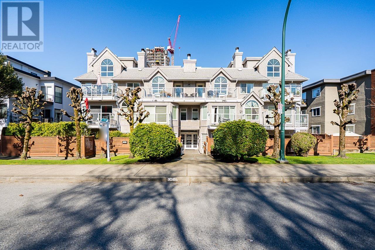 Listing Picture 2 of 25 : 102 1265 W 11TH AVENUE, Vancouver / 溫哥華 - 魯藝地產 Yvonne Lu Group - MLS Medallion Club Member