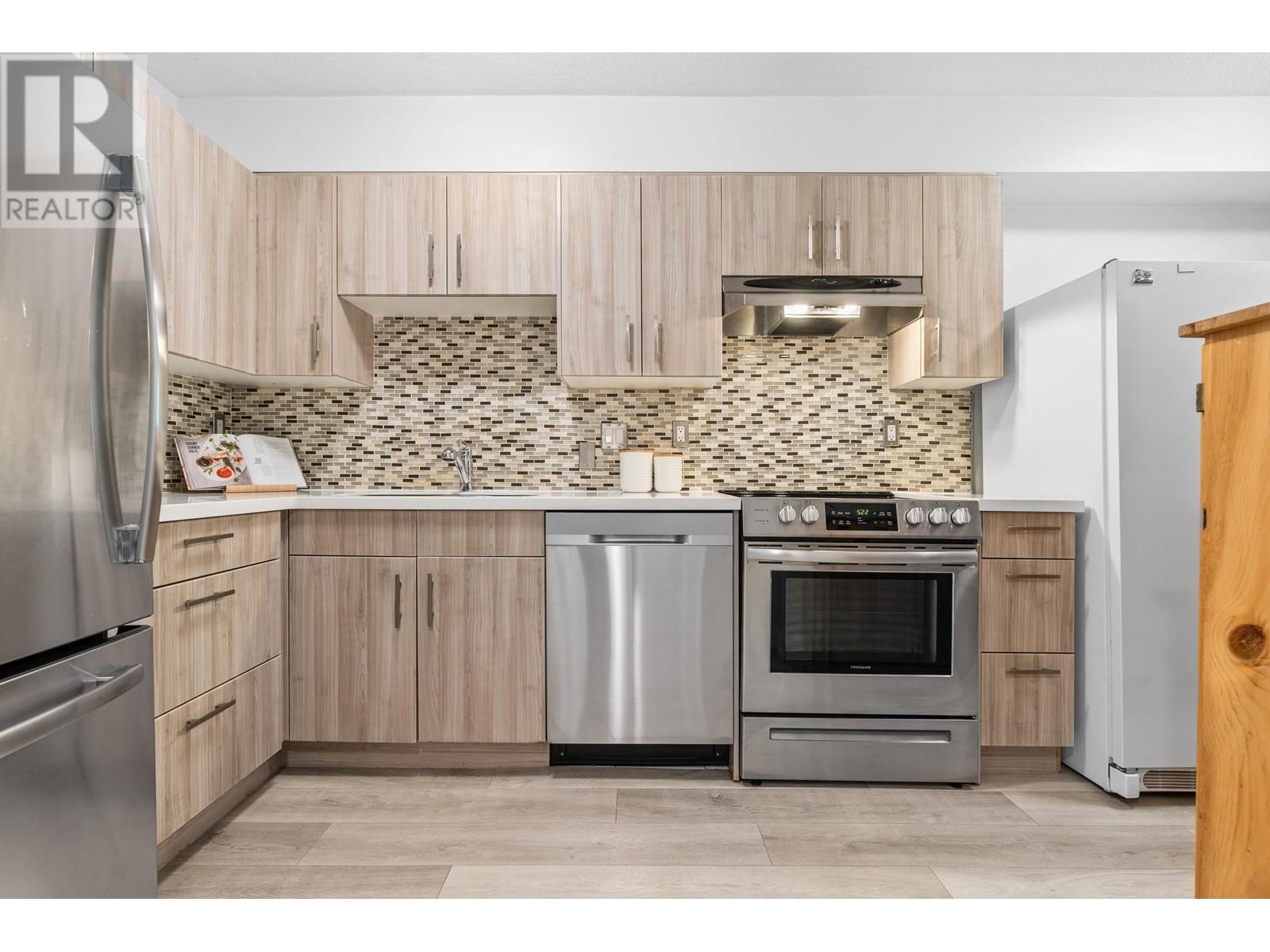 206 1513 Bowser Avenue, North Vancouver, British Columbia  V7P 2Y4 - Photo 6 - R2976259