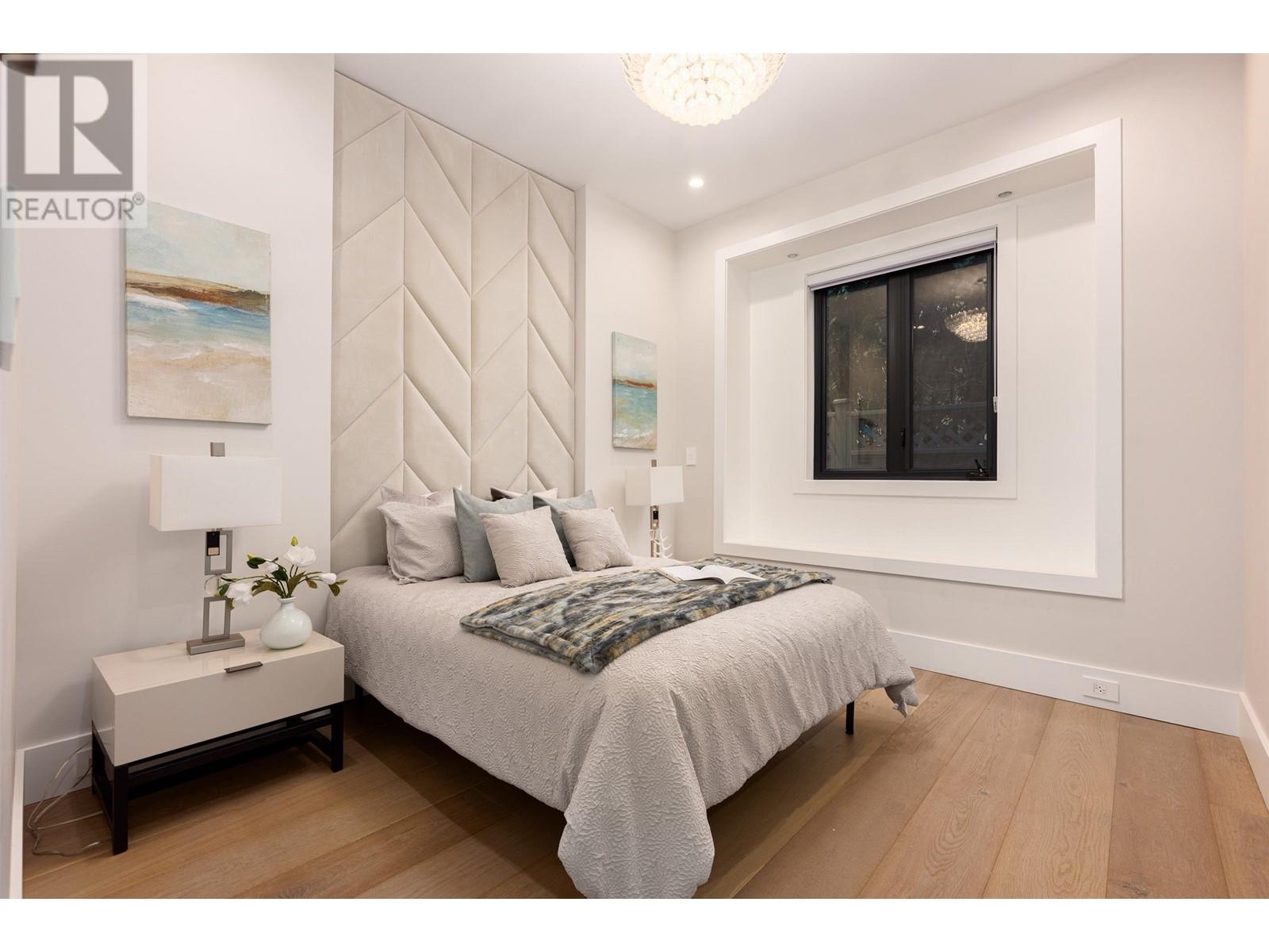 Listing Picture 22 of 40 : 8411 SUNNYWOOD DRIVE, Richmond / 烈治文 - 魯藝地產 Yvonne Lu Group - MLS Medallion Club Member