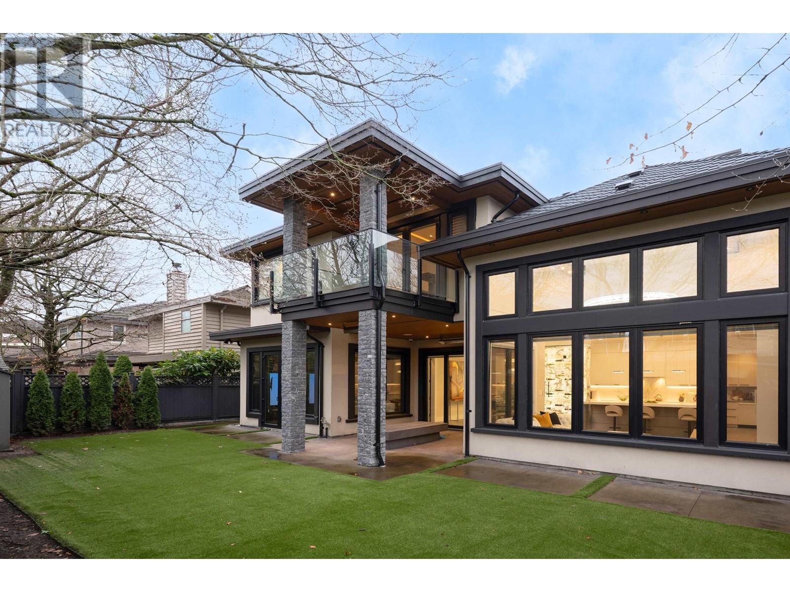 Listing Picture 39 of 40 : 8411 SUNNYWOOD DRIVE, Richmond / 烈治文 - 魯藝地產 Yvonne Lu Group - MLS Medallion Club Member