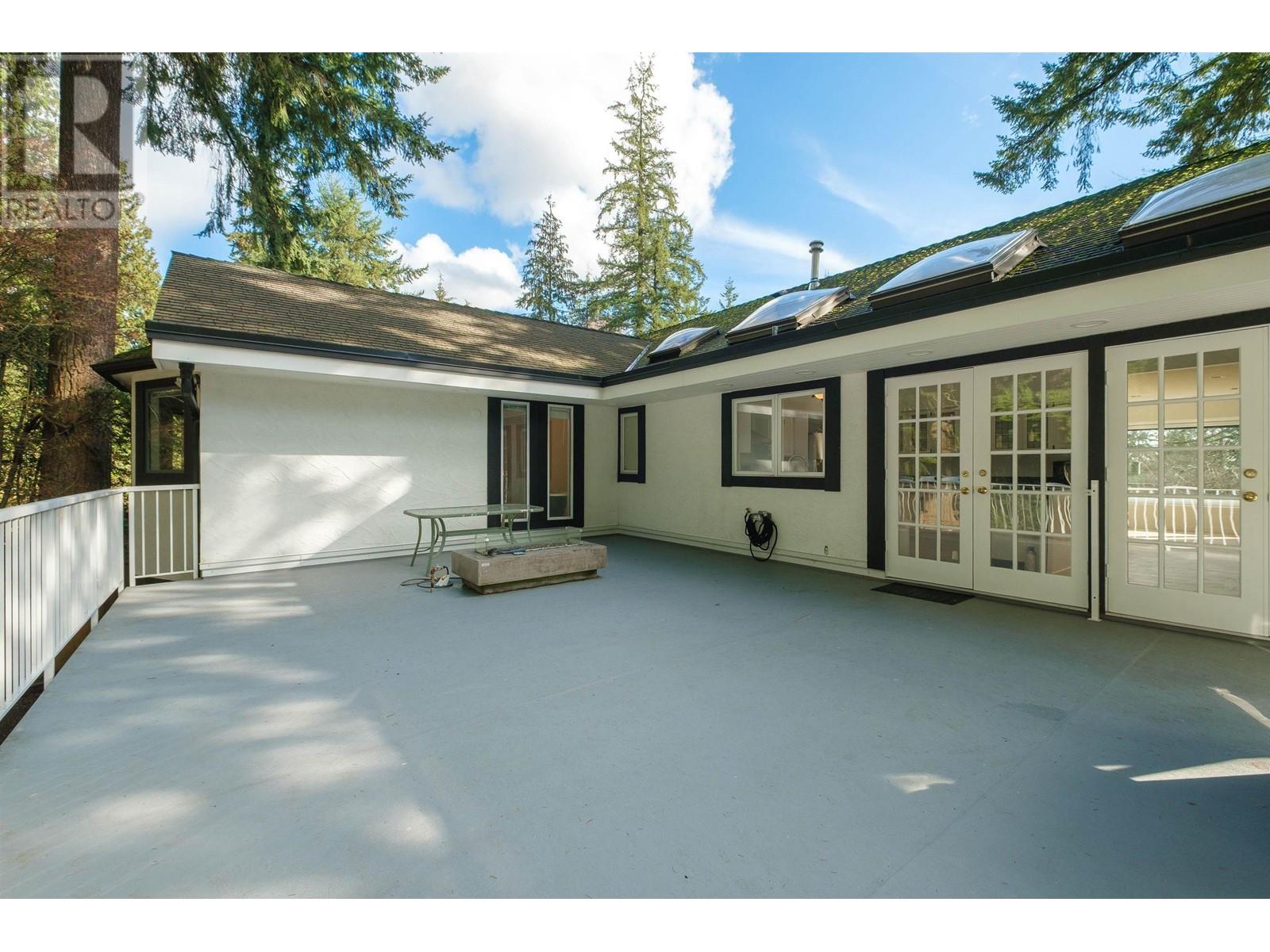 2548 Boswell Avenue, North Vancouver, British Columbia  V7H 1L7 - Photo 10 - R2976253