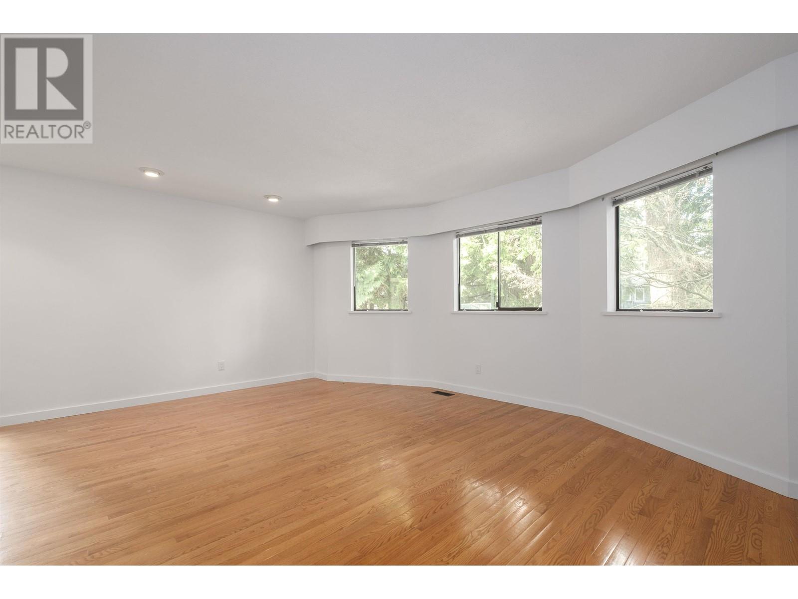 2548 Boswell Avenue, North Vancouver, British Columbia  V7H 1L7 - Photo 11 - R2976253