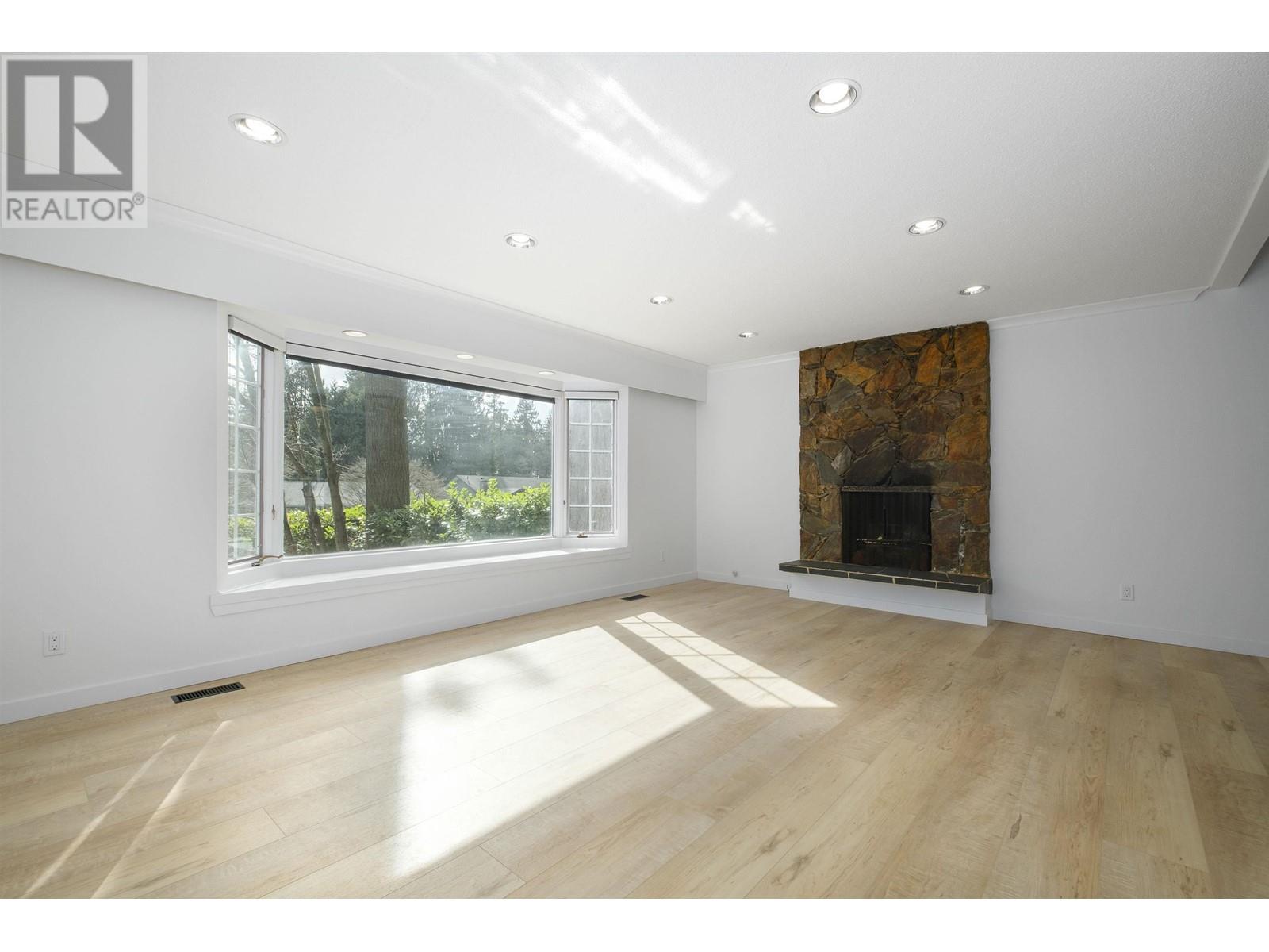 2548 Boswell Avenue, North Vancouver, British Columbia  V7H 1L7 - Photo 13 - R2976253
