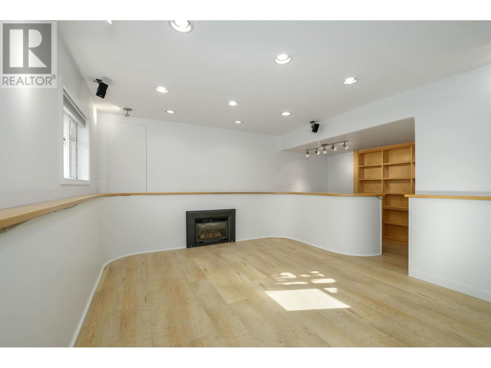 2548 Boswell Avenue, North Vancouver, British Columbia  V7H 1L7 - Photo 22 - R2976253