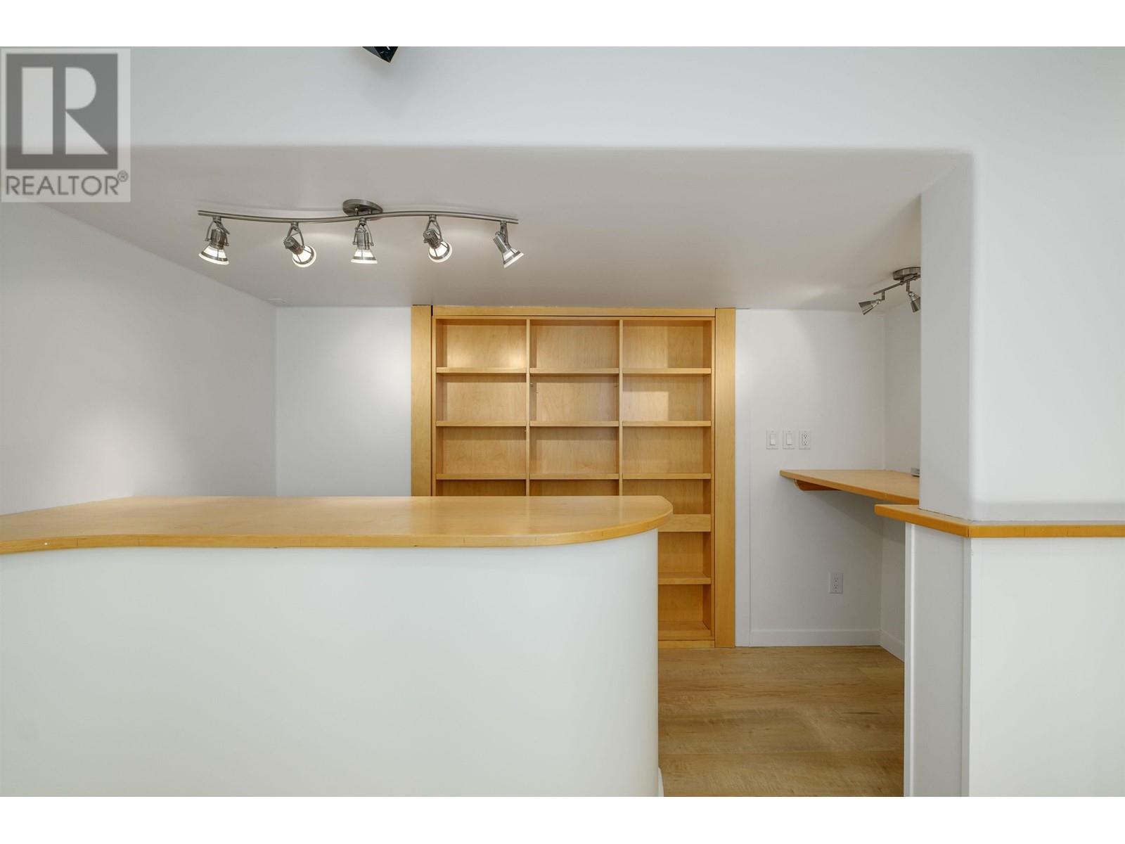 2548 Boswell Avenue, North Vancouver, British Columbia  V7H 1L7 - Photo 23 - R2976253