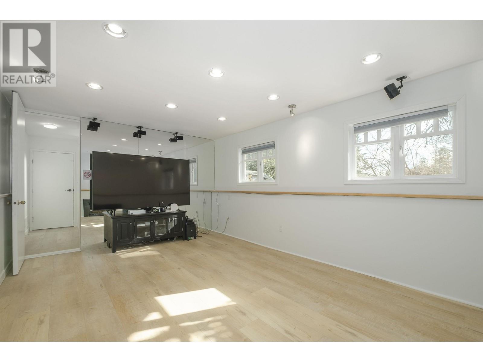 2548 Boswell Avenue, North Vancouver, British Columbia  V7H 1L7 - Photo 25 - R2976253