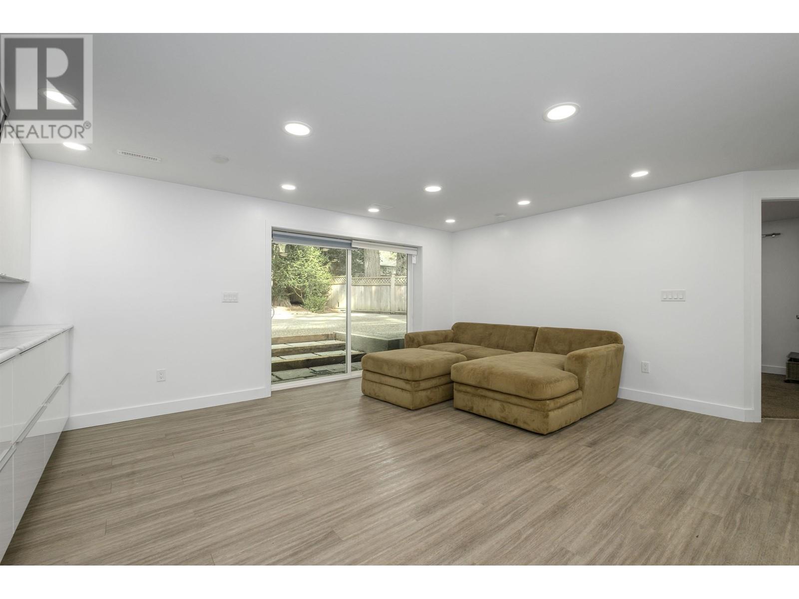 2548 Boswell Avenue, North Vancouver, British Columbia  V7H 1L7 - Photo 26 - R2976253