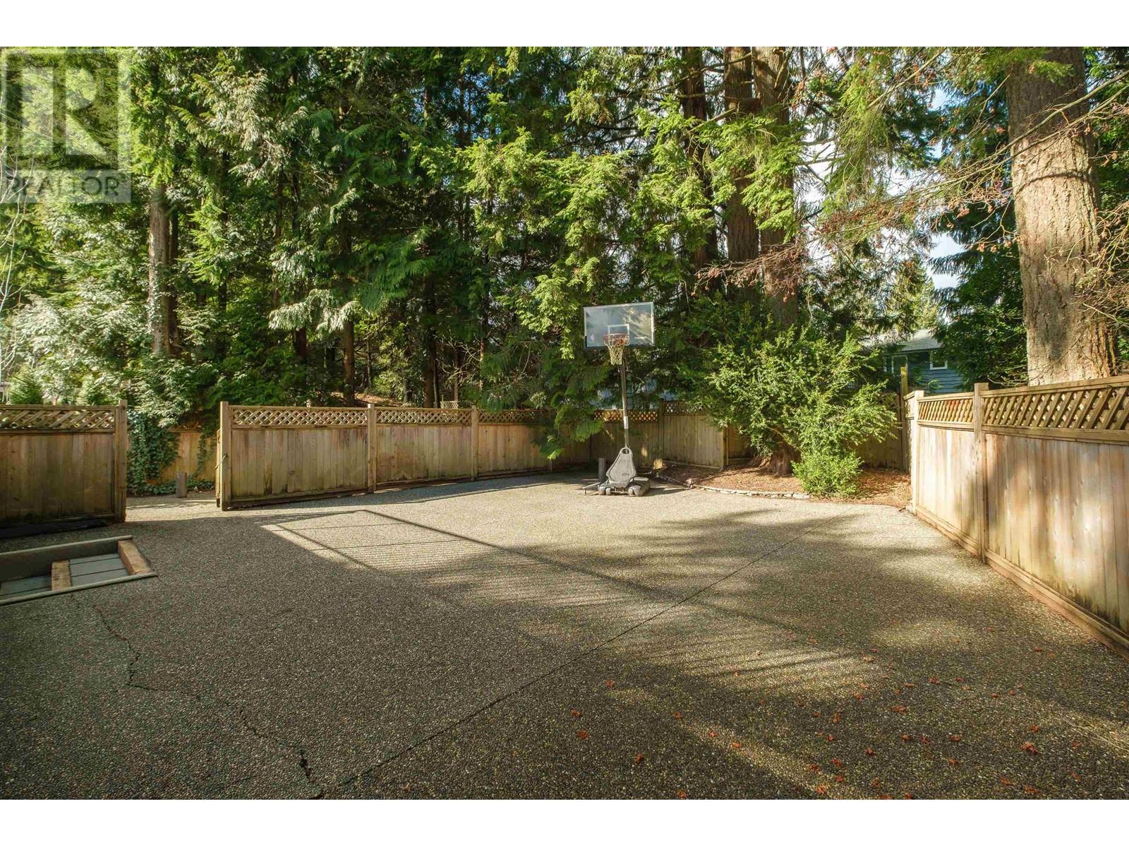 2548 Boswell Avenue, North Vancouver, British Columbia  V7H 1L7 - Photo 3 - R2976253