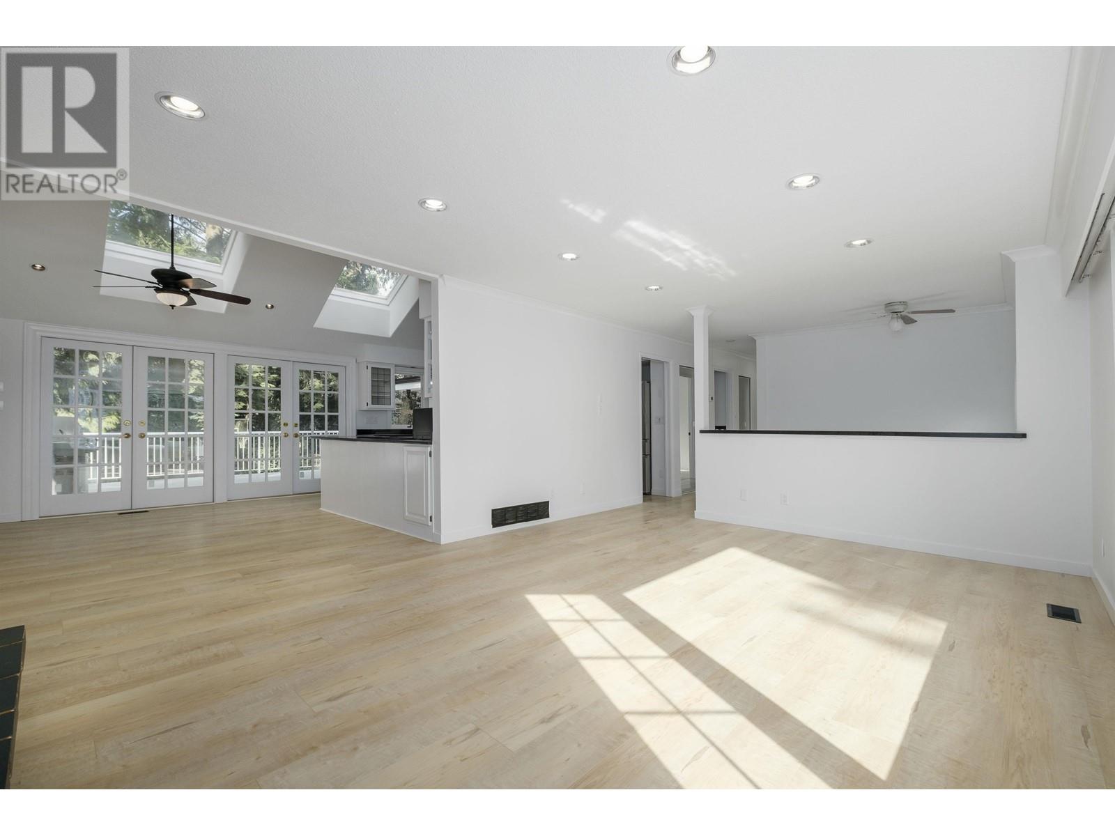 2548 Boswell Avenue, North Vancouver, British Columbia  V7H 1L7 - Photo 5 - R2976253