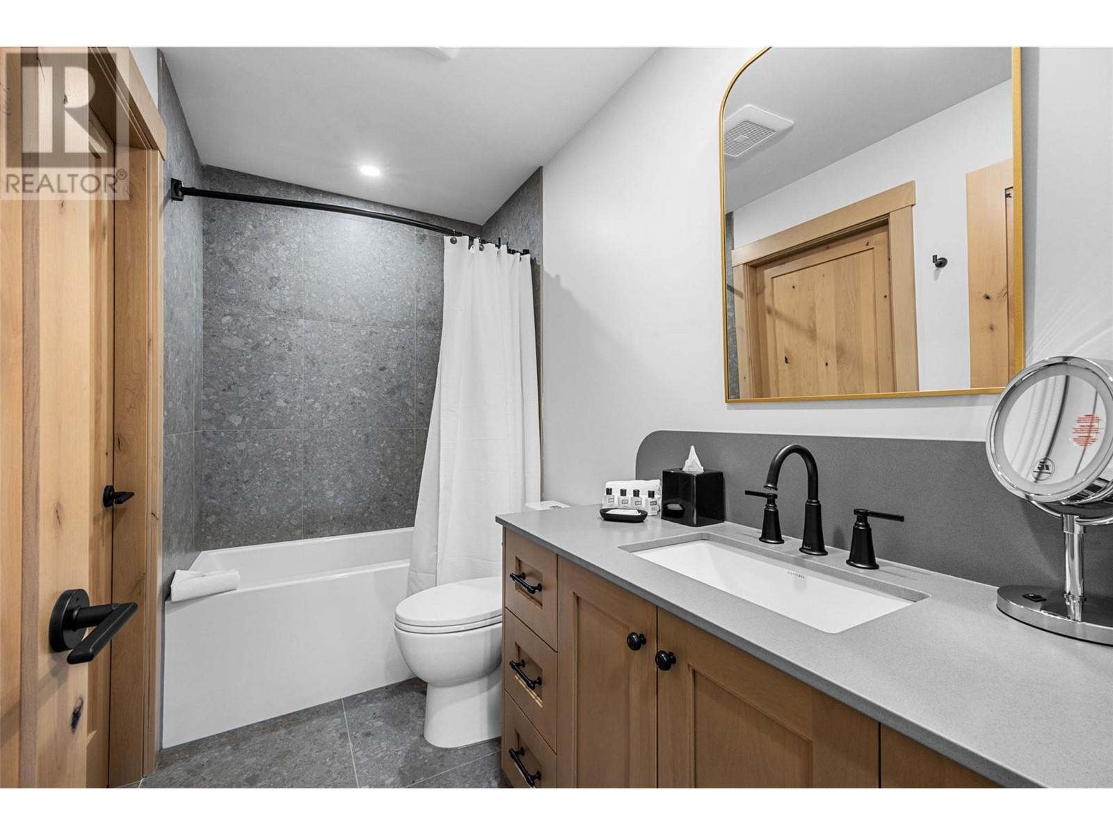 7005 MCGILLIVRAY LAKE Drive Unit# 8 Sun Peaks Photo 18