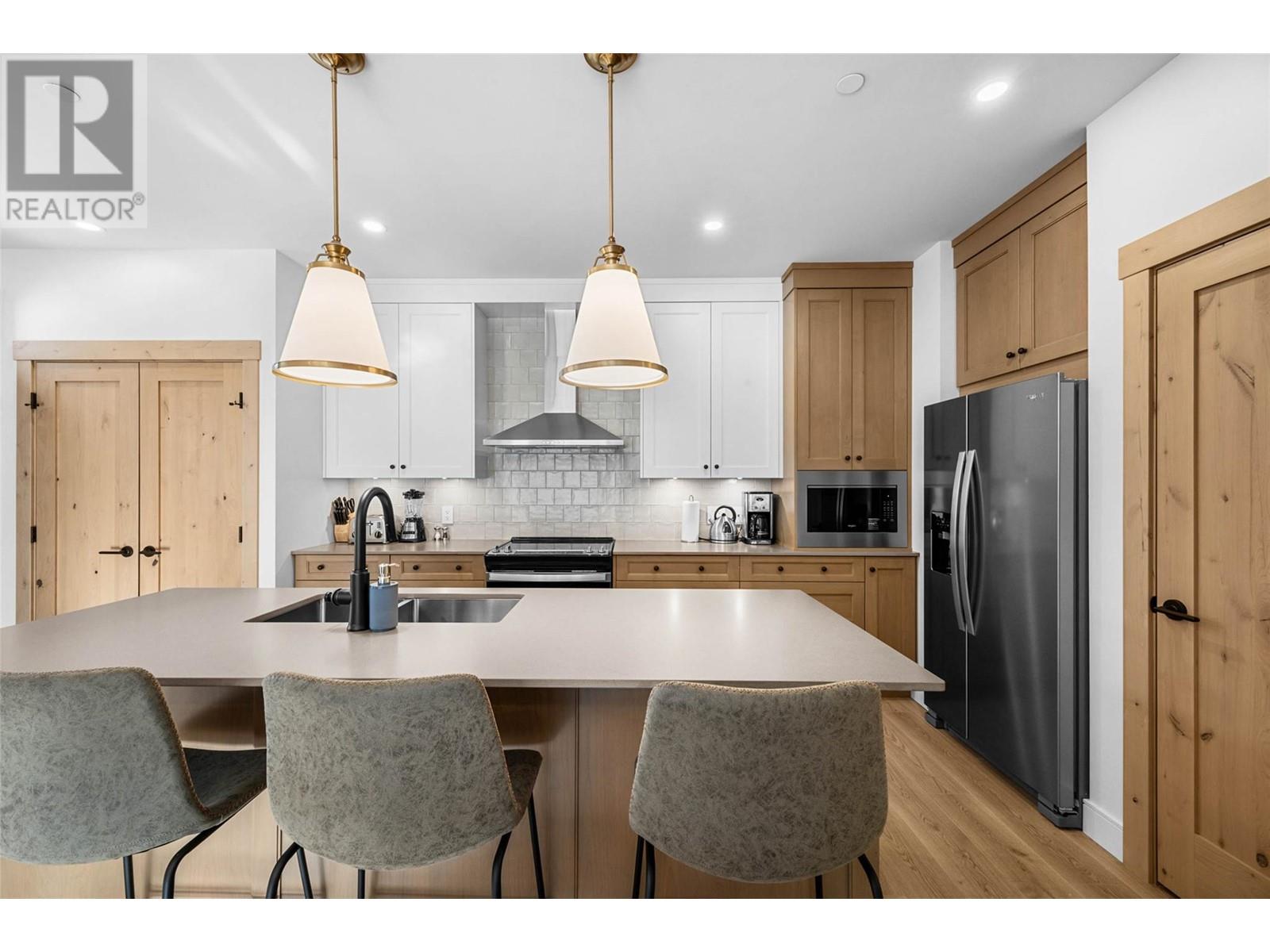 7005 MCGILLIVRAY LAKE Drive Unit# 8 Sun Peaks Photo 6