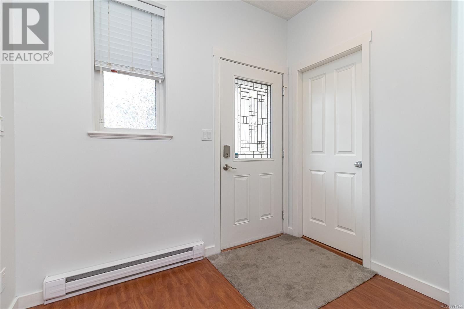 Property at 934 Bullen Crt image 3