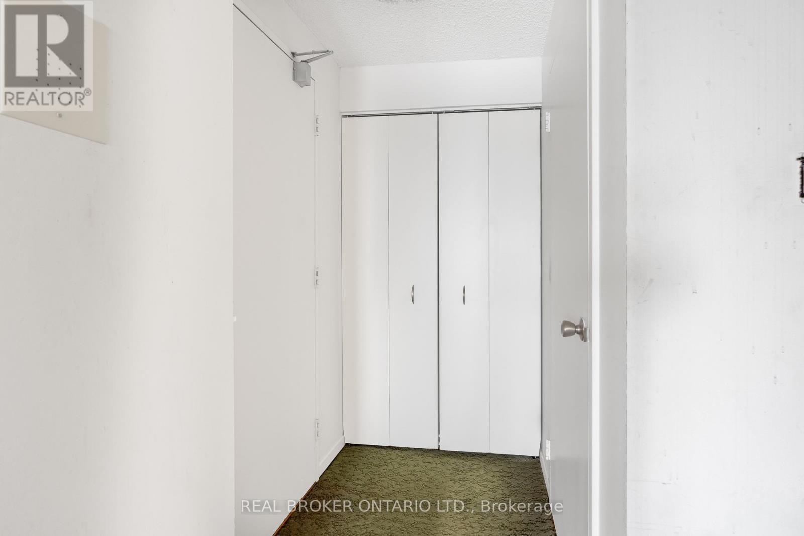 Property at 1907 - 158C MCARTHUR AVENUE image 4