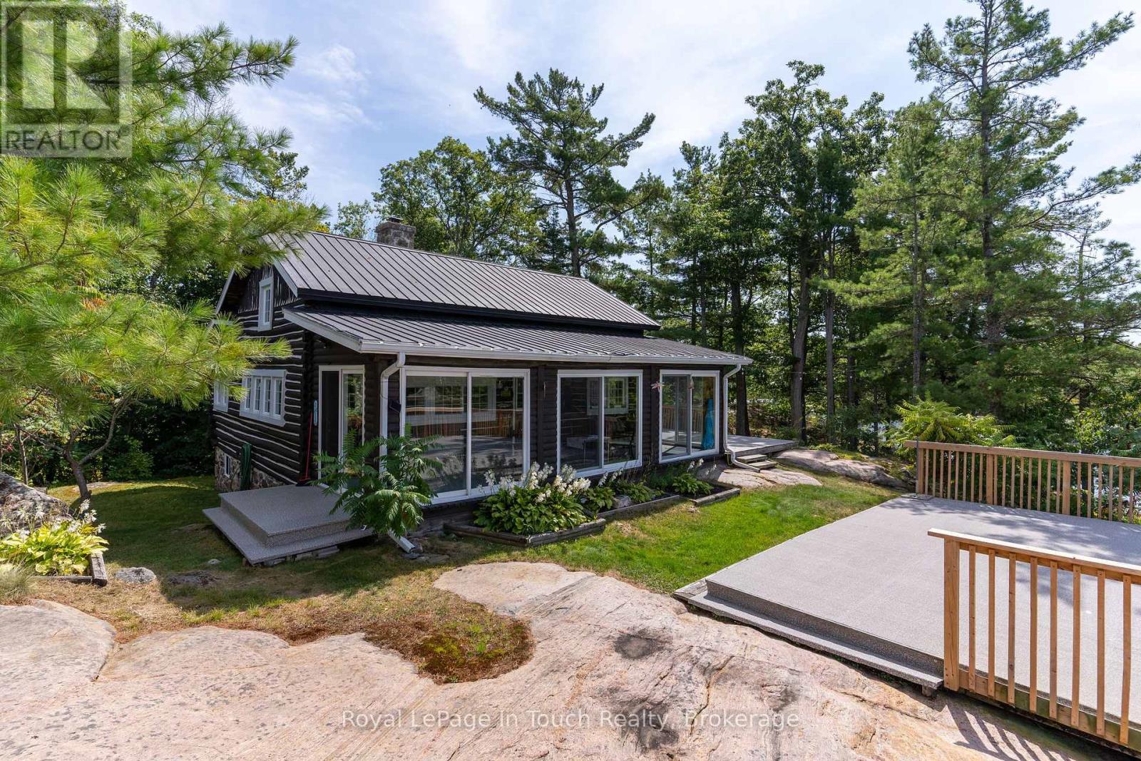 2 Island 860, Georgian Bay, Ontario  P0E 1E0 - Photo 2 - X12012985